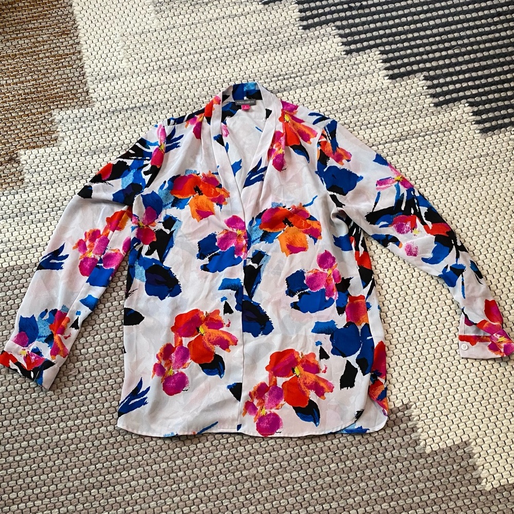 Vince Camuto blouse in size small
